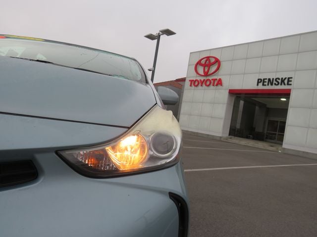 2015 Toyota PRIUS v Five