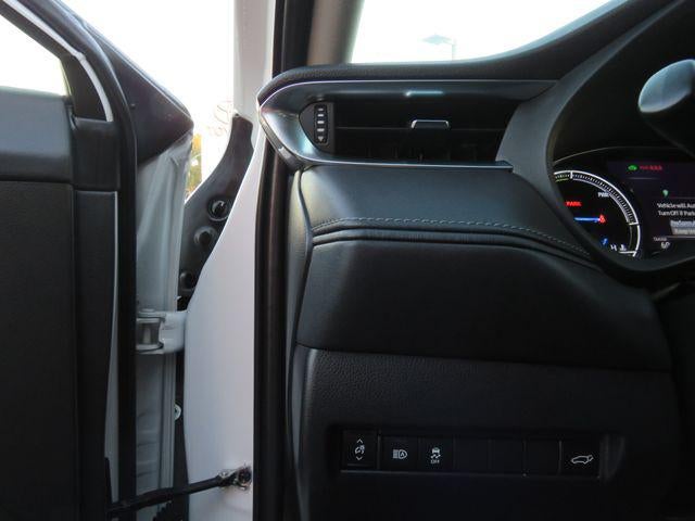 2023 Toyota Venza LE