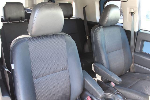 2011 Toyota FJ CRUISER Base