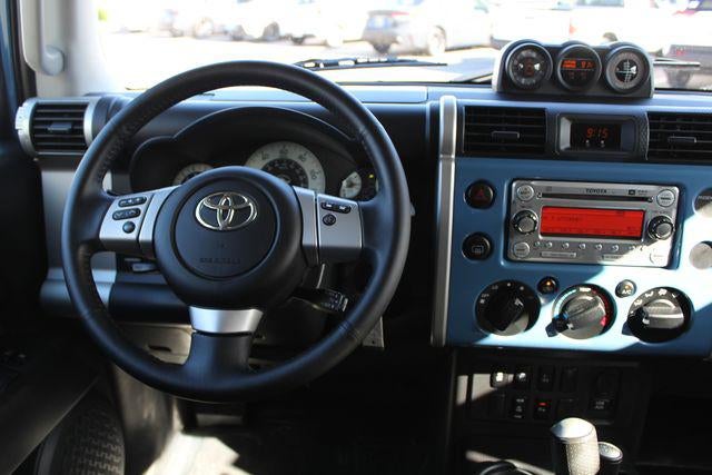 2011 Toyota FJ CRUISER Base