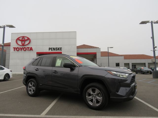 2025 Toyota RAV4 HYBRID LE
