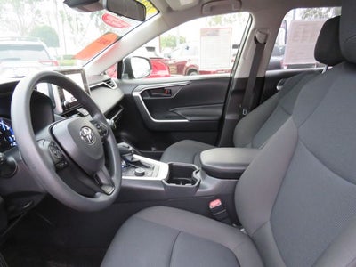 2025 Toyota RAV4 HYBRID LE