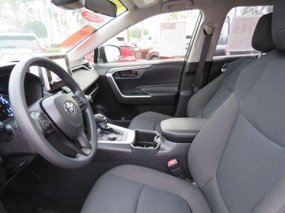 2025 Toyota RAV4 HYBRID LE