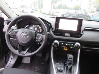 2025 Toyota RAV4 HYBRID LE
