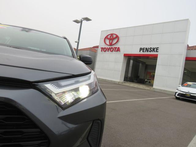 2025 Toyota RAV4 HYBRID LE