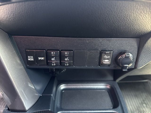 2018 Toyota RAV4 SE