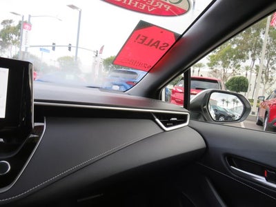 2025 Toyota COROLLA HATCHBACK SE