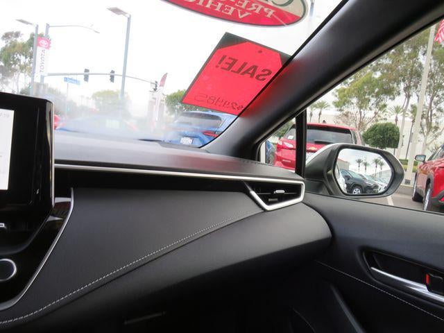 2025 Toyota COROLLA HATCHBACK SE