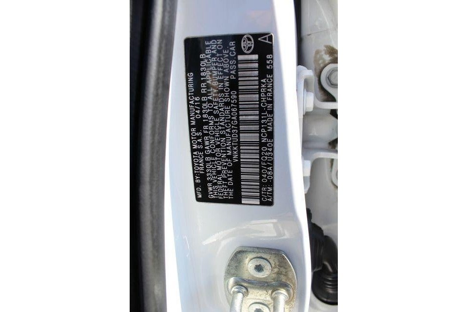 2016 Toyota Yaris L