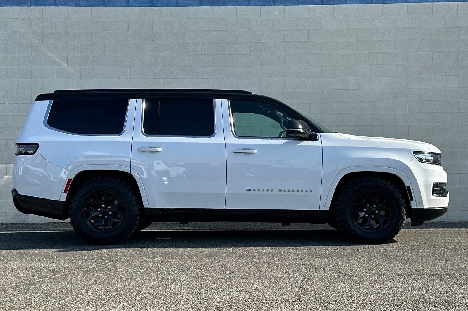 2023 Jeep Grand Wagoneer Series II