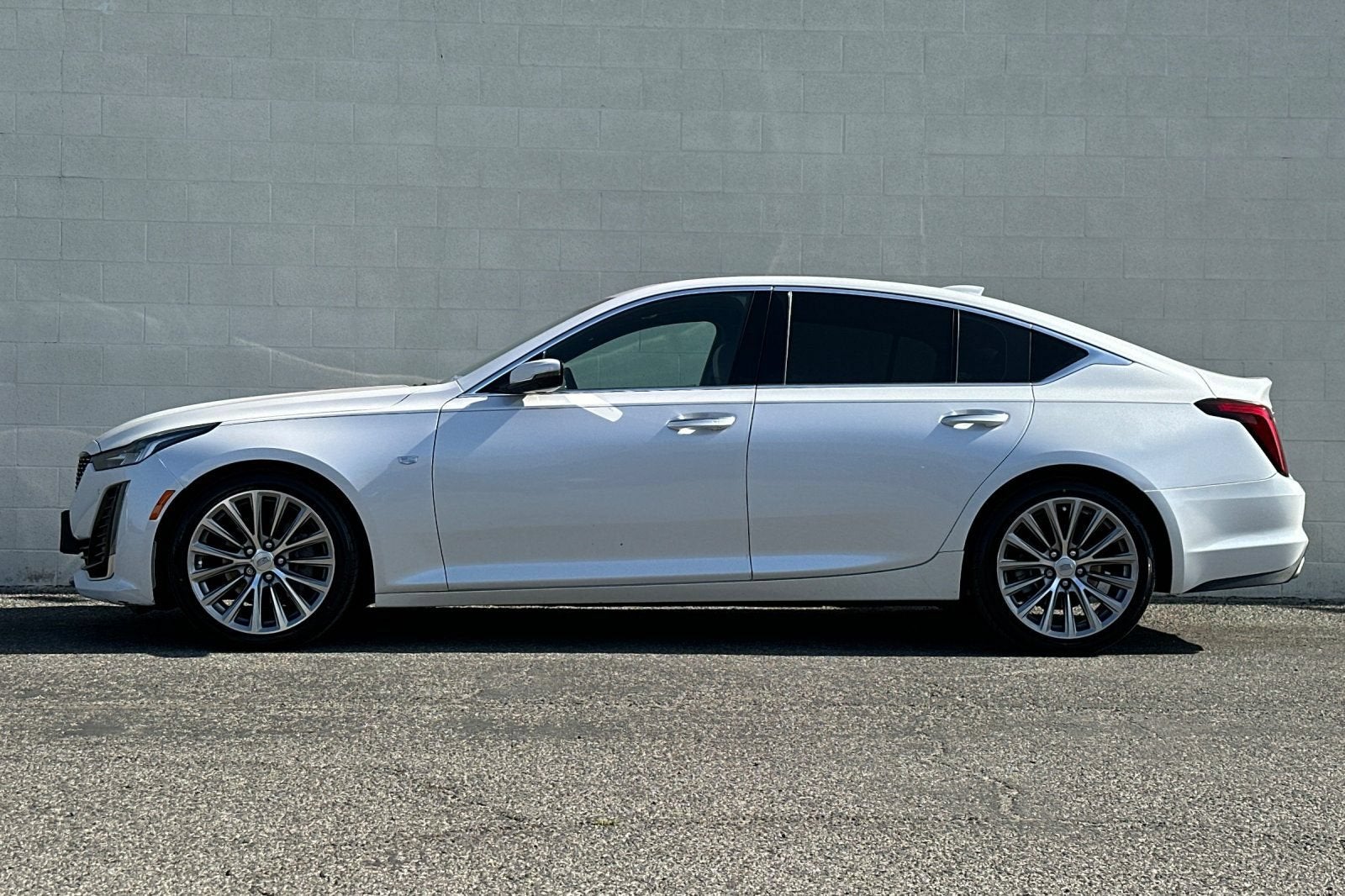 2023 Cadillac CT5 Premium Luxury