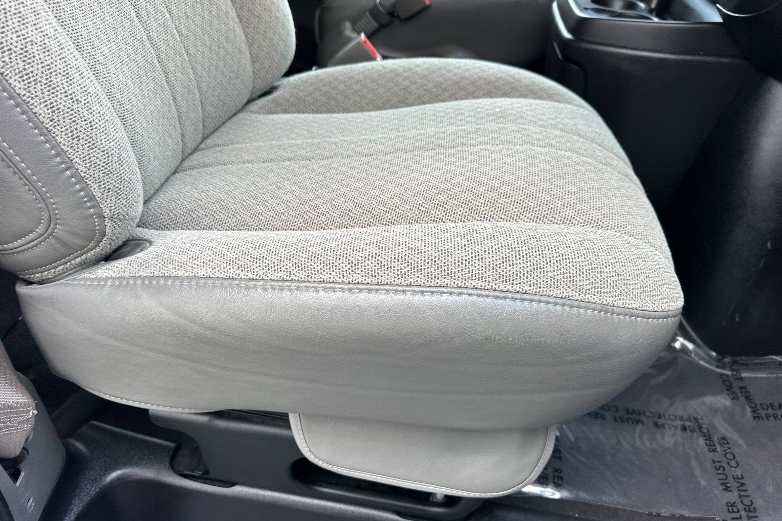 2024 Chevrolet Express Passenger 3500 1LT