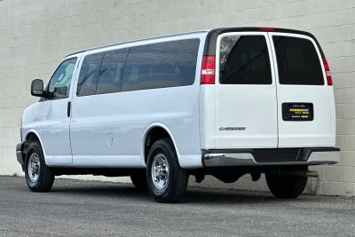 2024 Chevrolet Express Passenger 3500 1LT