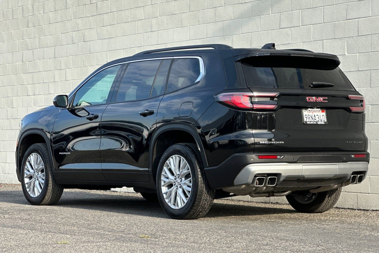 2024 GMC Acadia Elevation