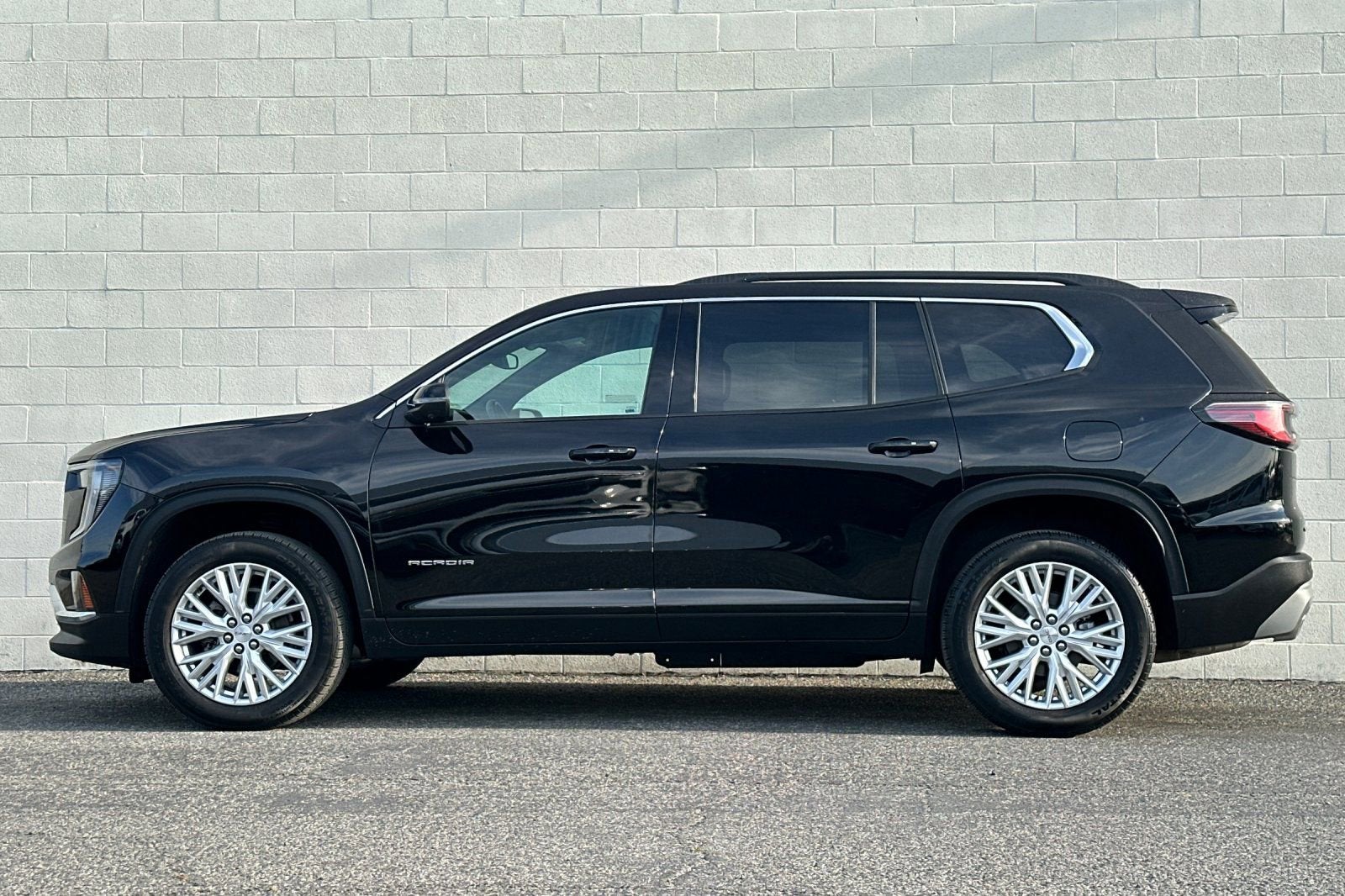 2024 GMC Acadia Elevation