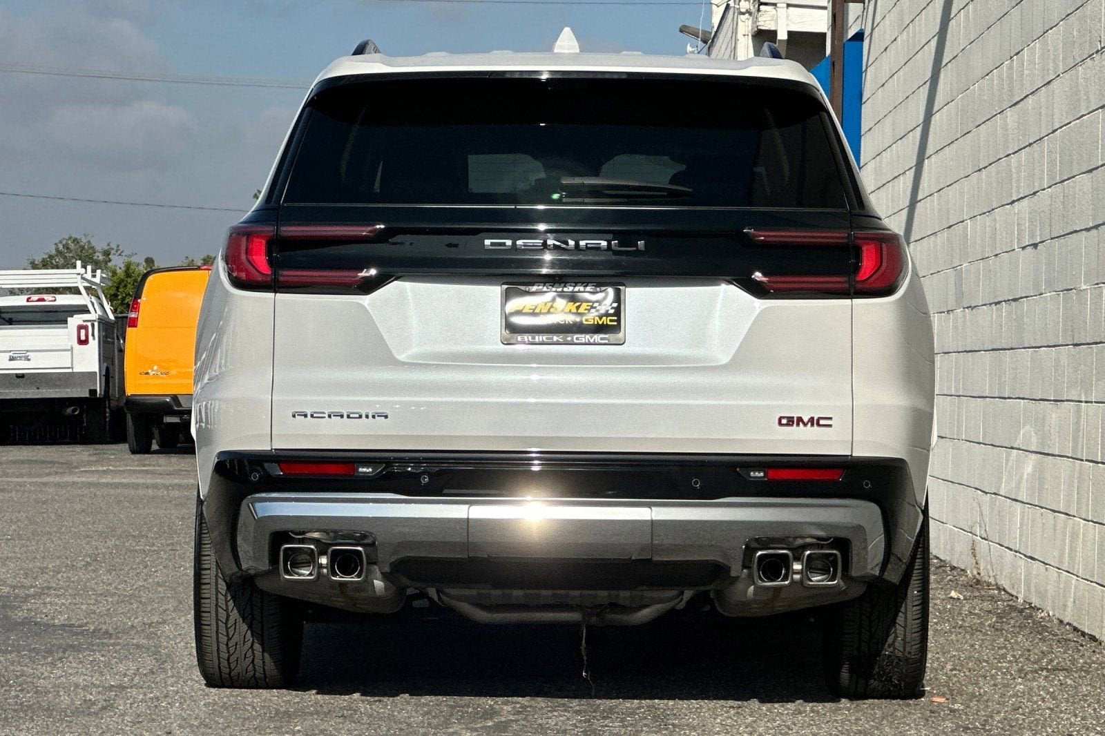 2025 GMC Acadia Denali