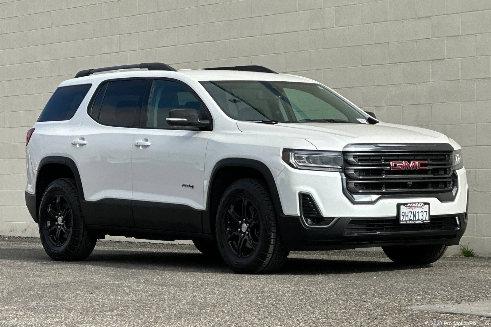 2023 GMC Acadia AT4
