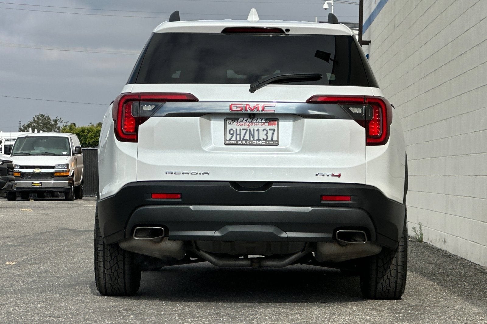 2023 GMC Acadia AT4
