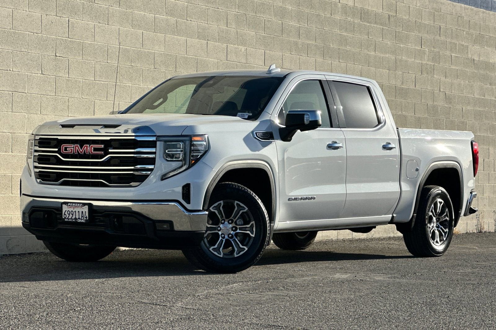 2025 GMC Sierra 1500 SLT