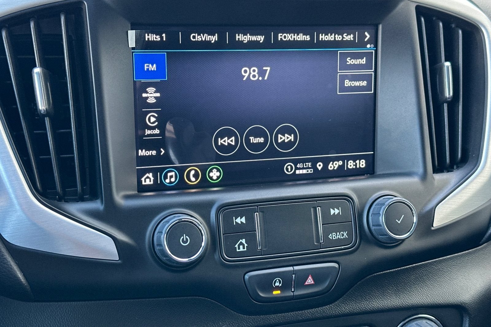 2023 GMC Terrain SLT