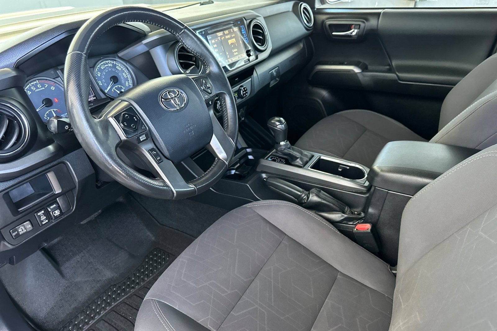 2017 Toyota Tacoma SR5