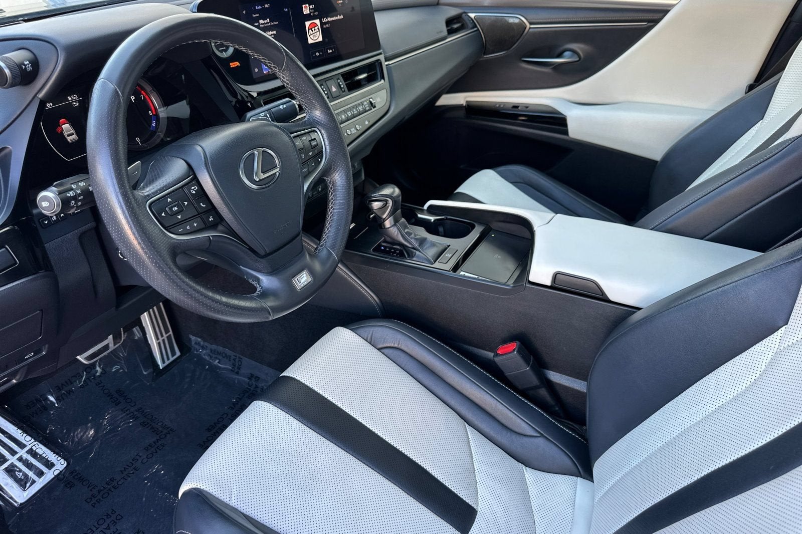 2023 Lexus ES ES 350 F SPORT Handling