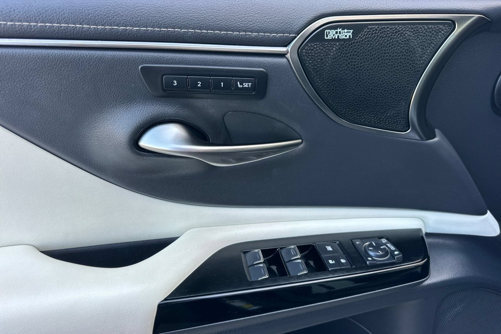 2023 Lexus ES ES 350 F SPORT Handling