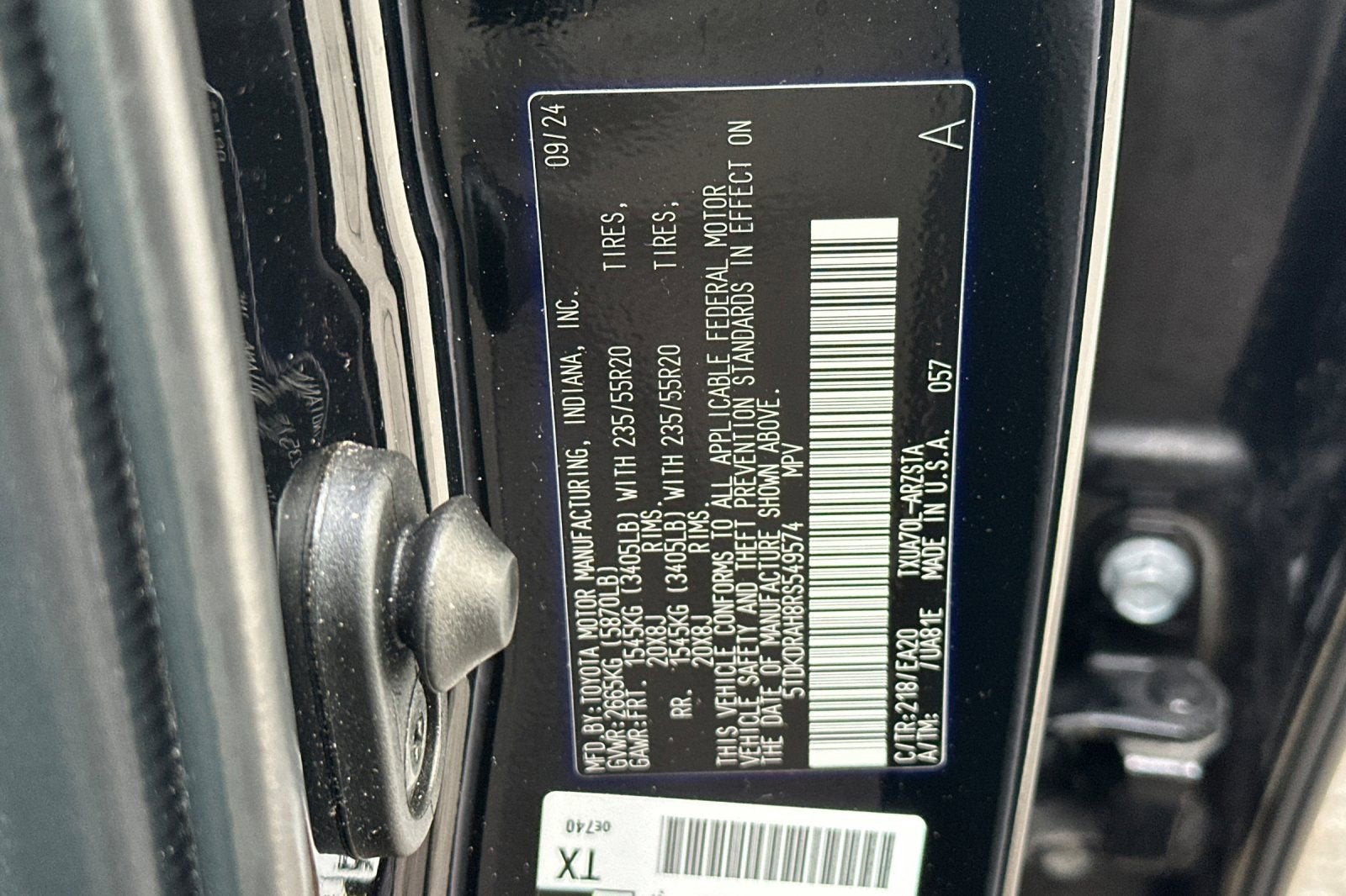 2024 Toyota Highlander LE