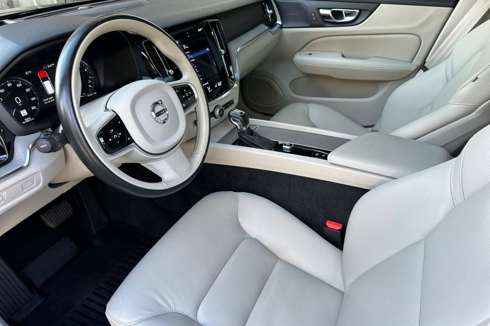 2022 Volvo V60 Cross Country NA