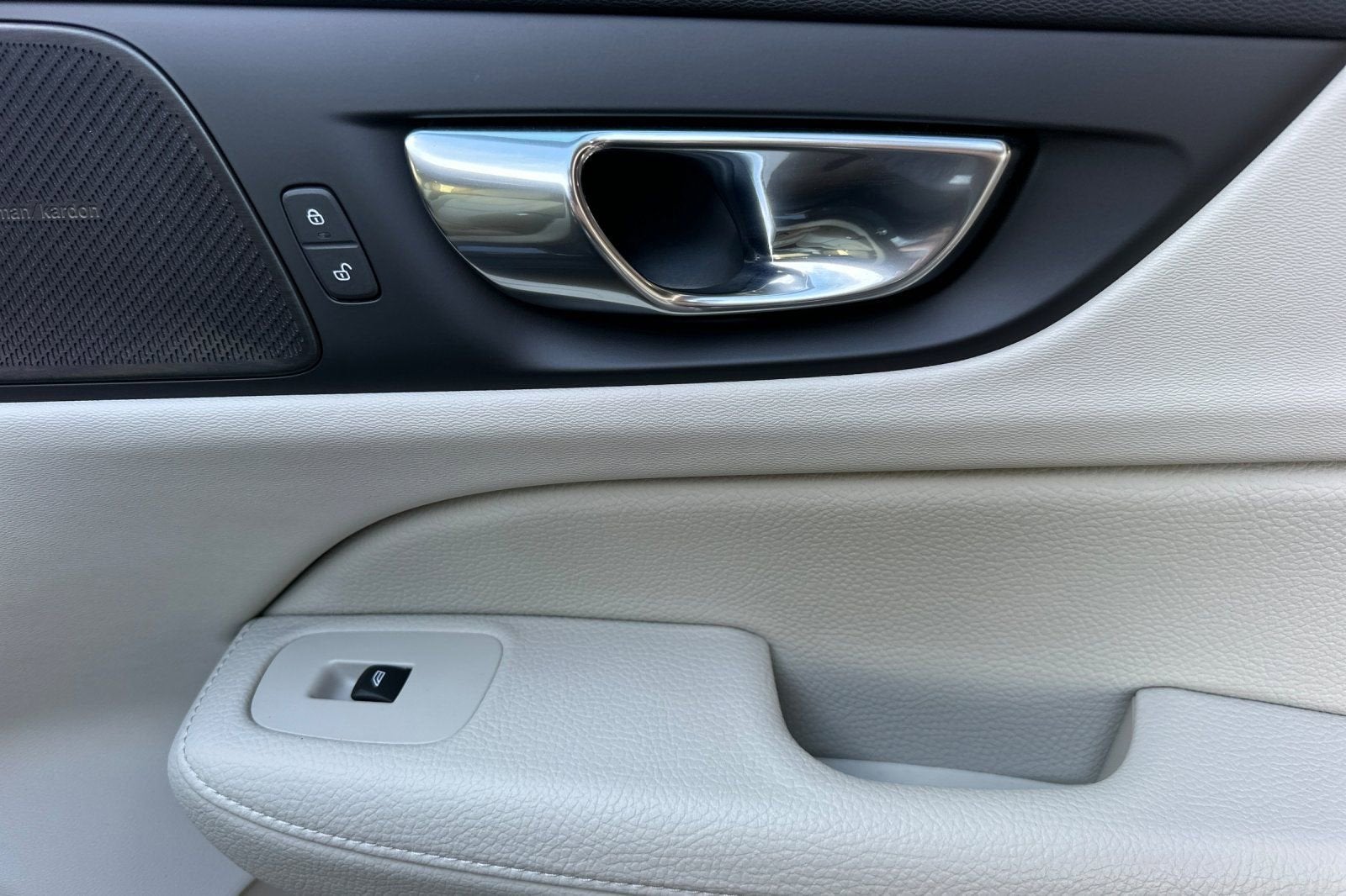 2022 Volvo V60 Cross Country NA