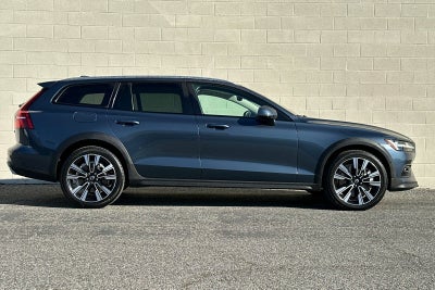 2022 Volvo V60 Cross Country NA