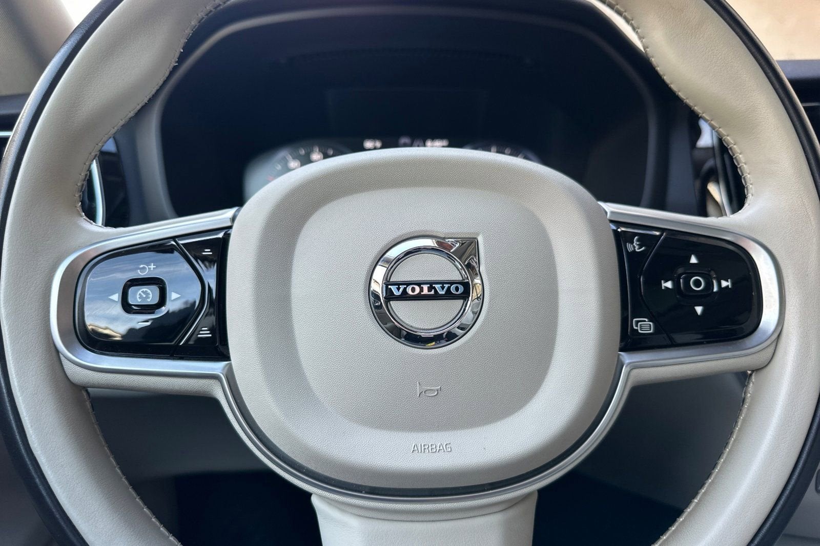 2022 Volvo V60 Cross Country NA