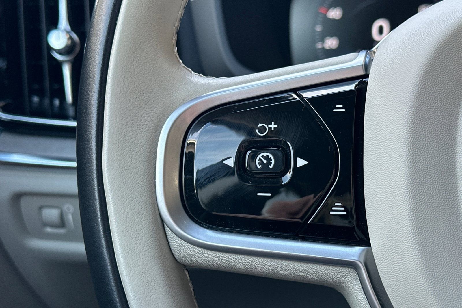 2022 Volvo V60 Cross Country NA