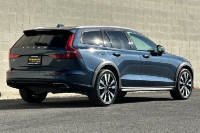 2022 Volvo V60 Cross Country NA