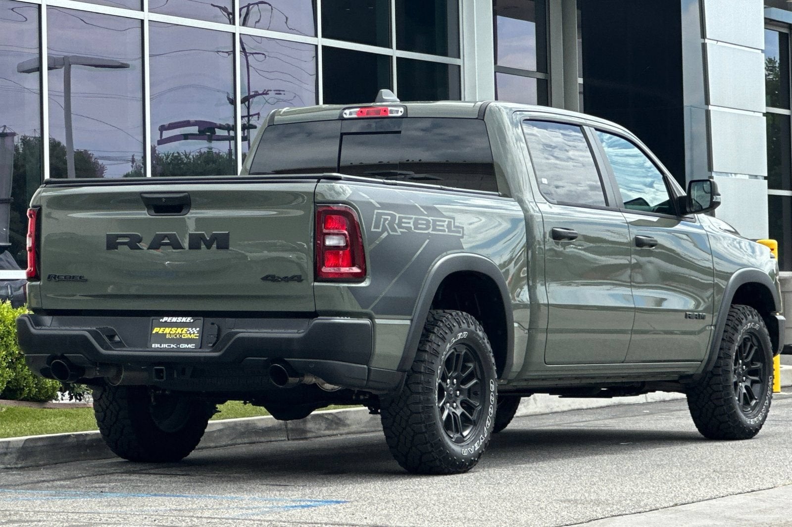 2026 RAM 1500 Rebel Crew Cab 4x4 5'7" Box