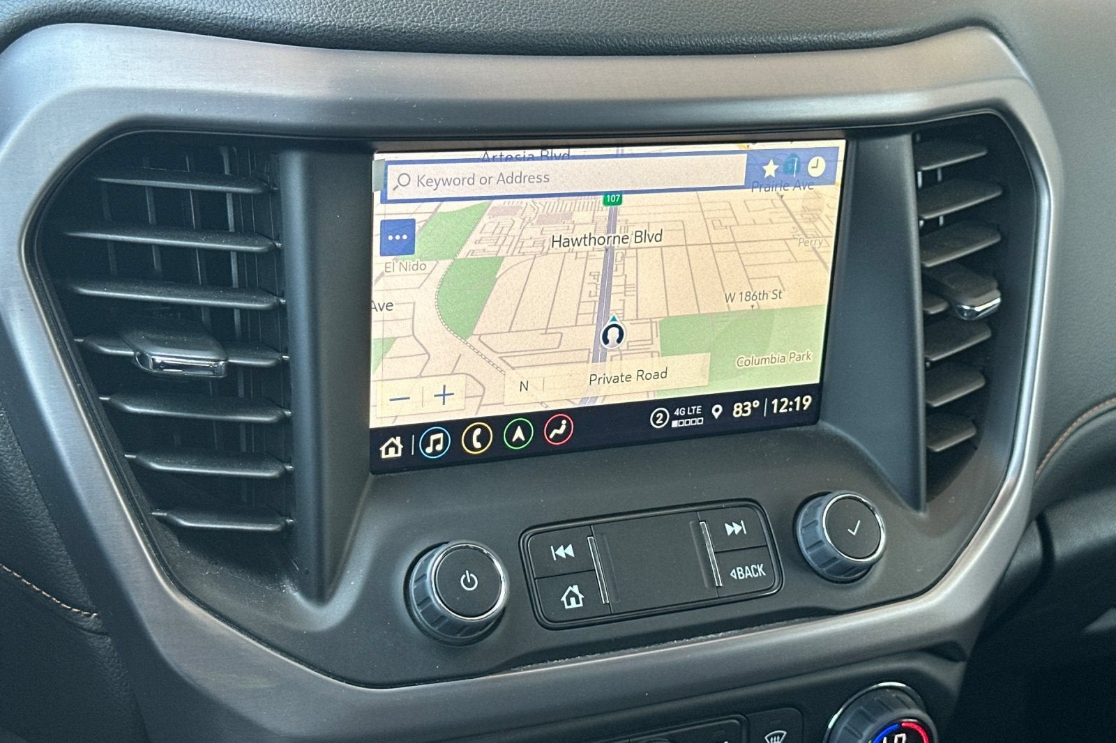 2023 GMC Acadia AT4