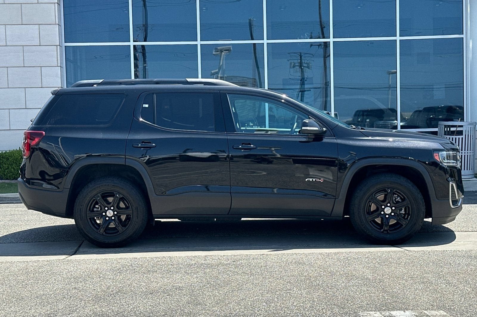 2023 GMC Acadia AT4