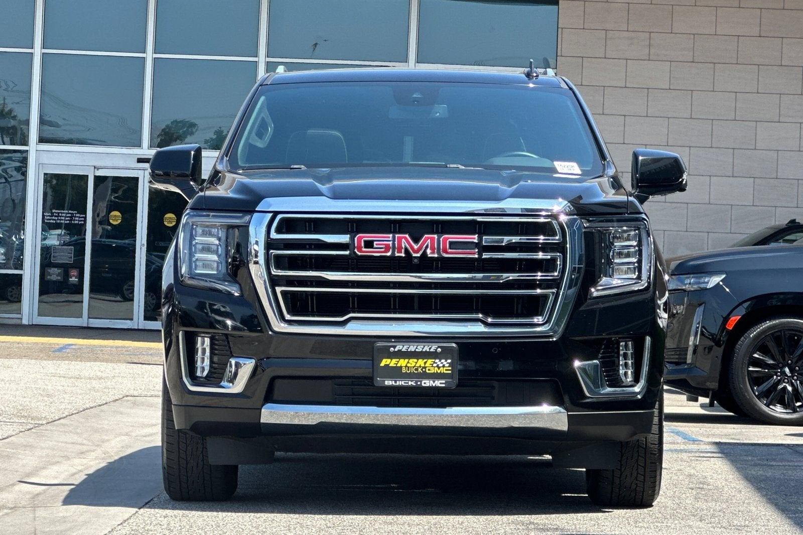 2023 GMC Yukon SLT