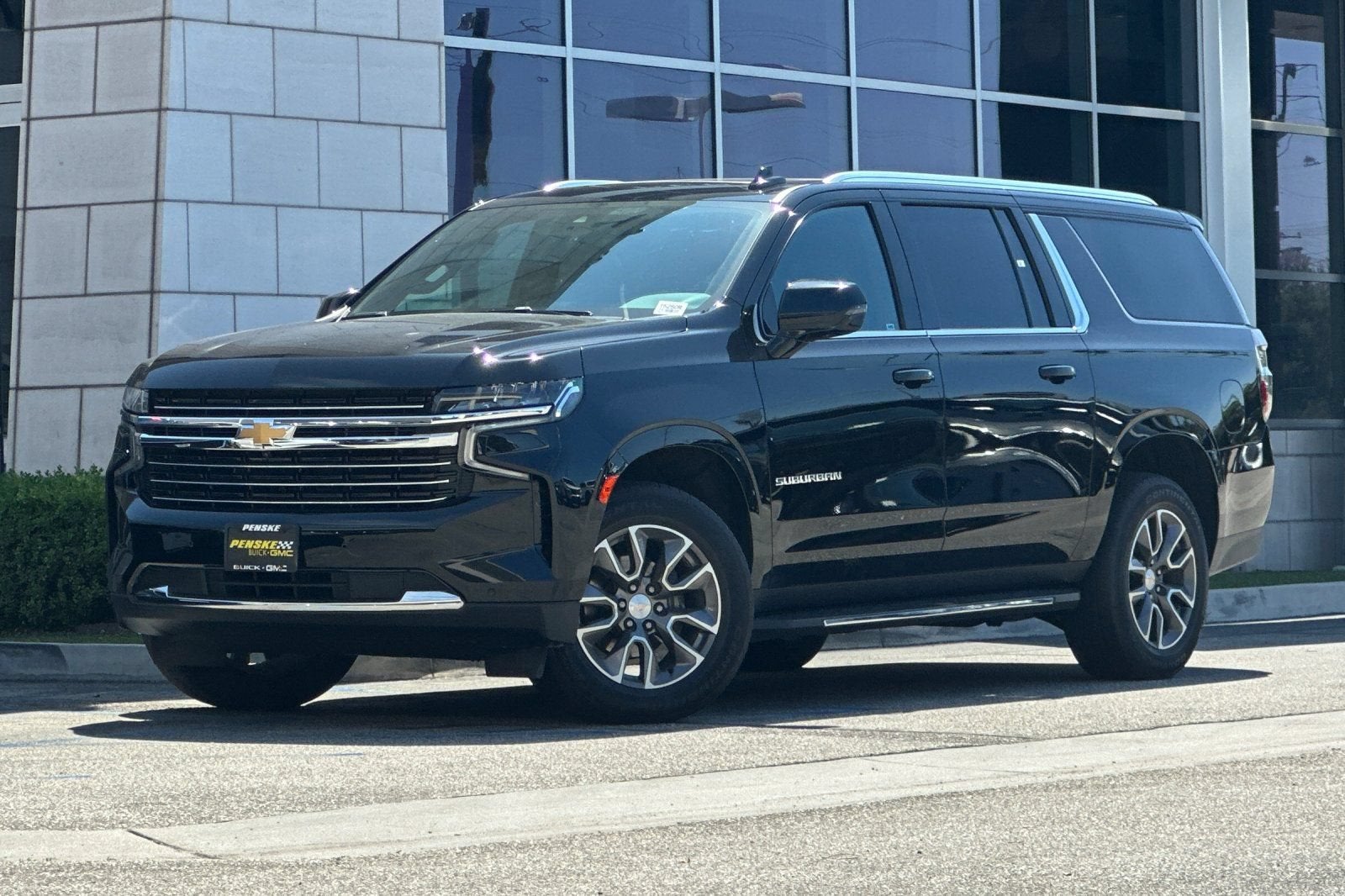 2024 Chevrolet Suburban LT