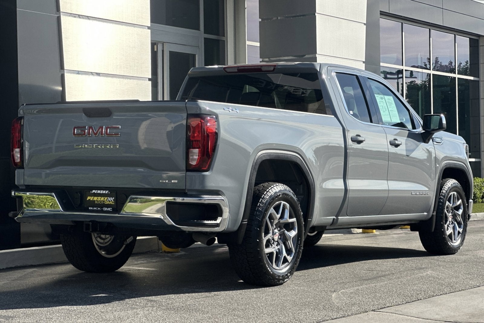 2025 GMC Sierra 1500 SLE