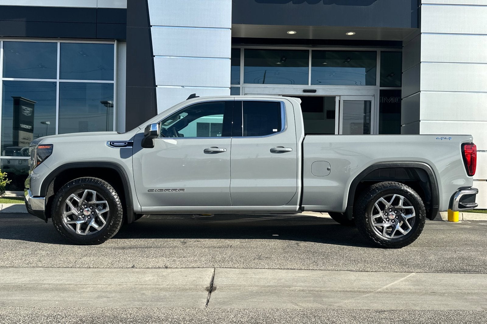 2025 GMC Sierra 1500 SLE
