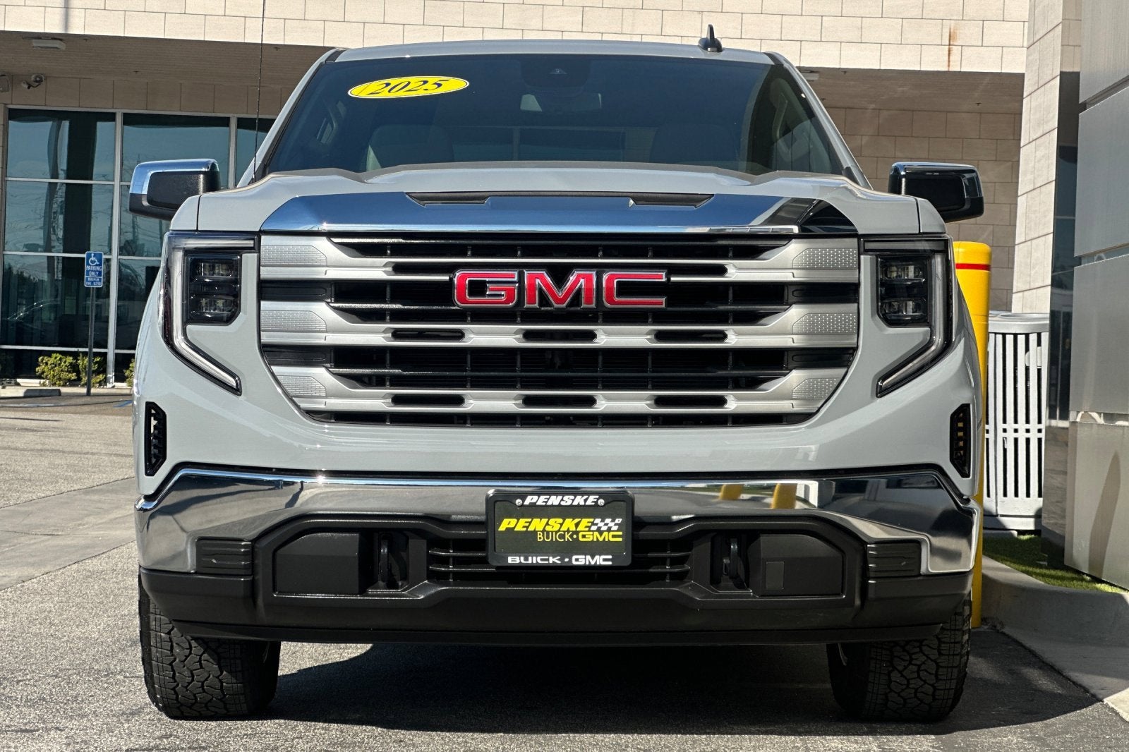 2025 GMC Sierra 1500 SLE