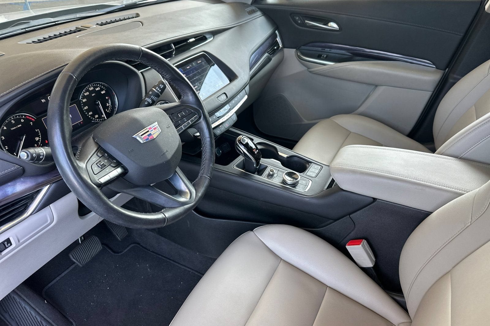 2022 Cadillac XT4 FWD Luxury