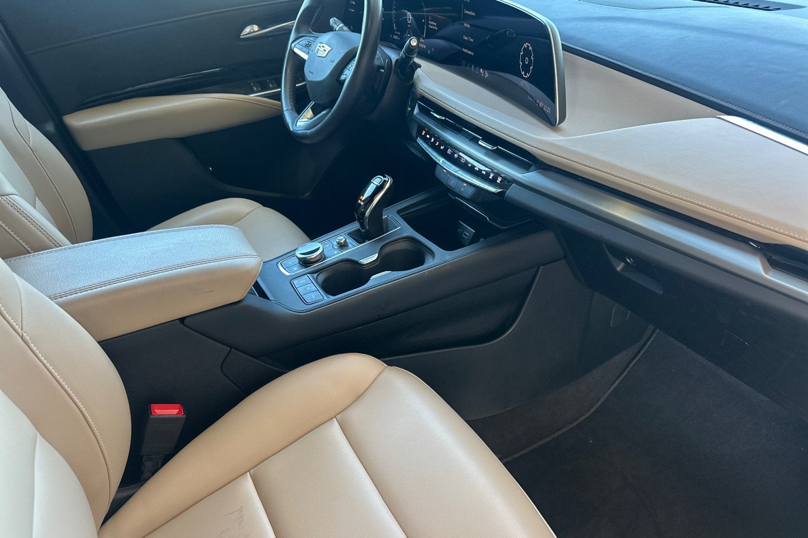 2024 Cadillac XT4 Luxury