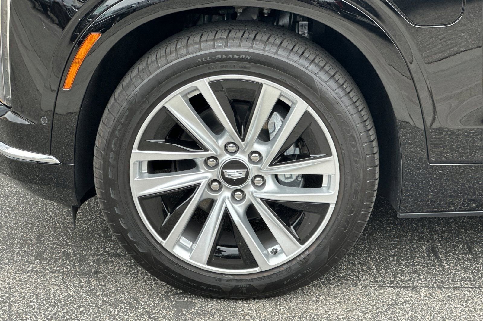 2026 Cadillac VISTIQ Luxury