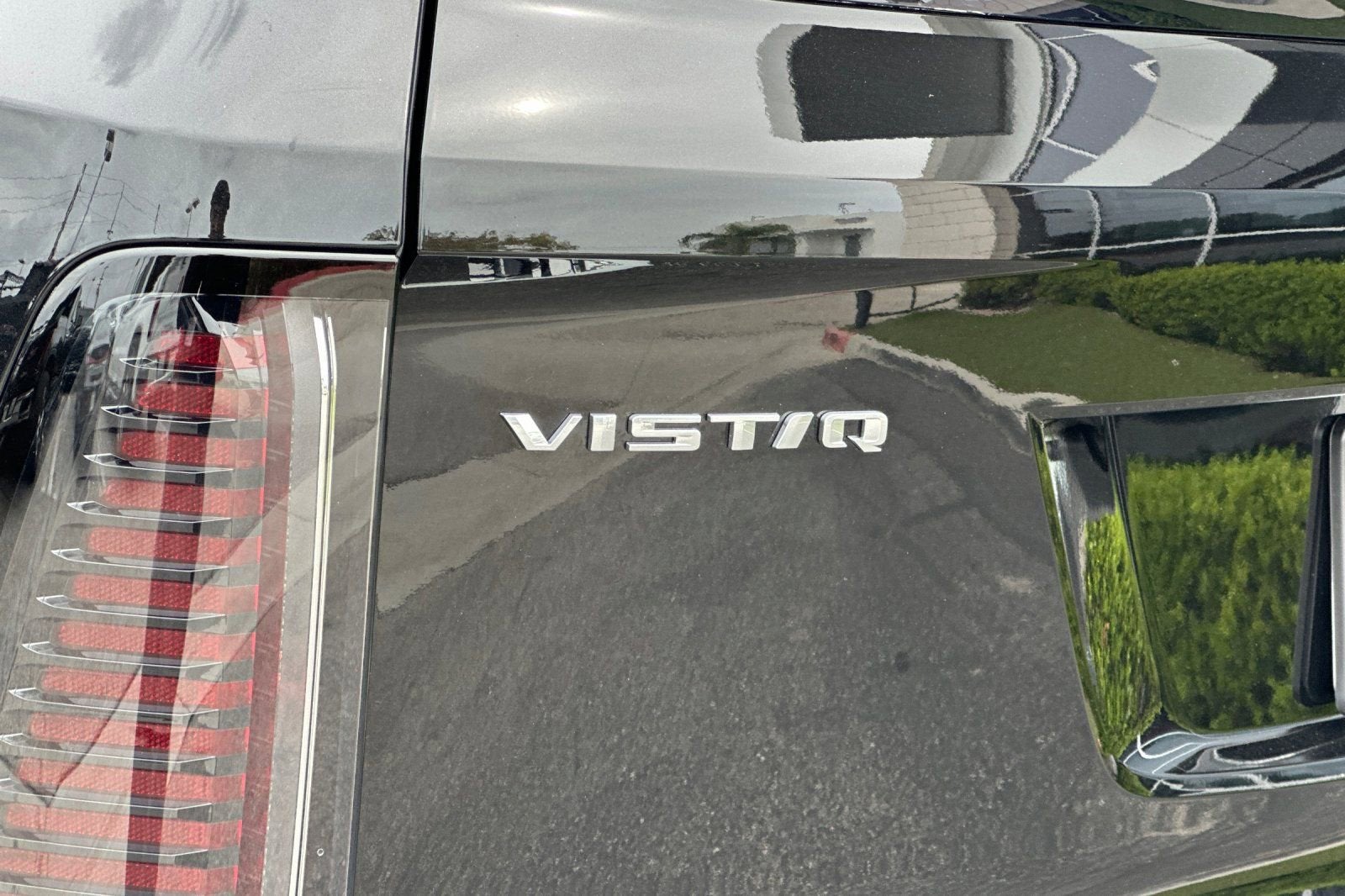 2026 Cadillac VISTIQ Luxury