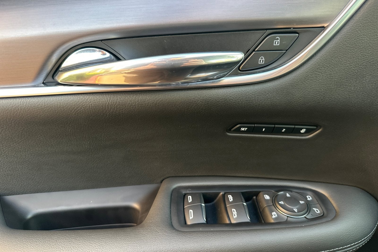 2025 Cadillac XT6 Luxury