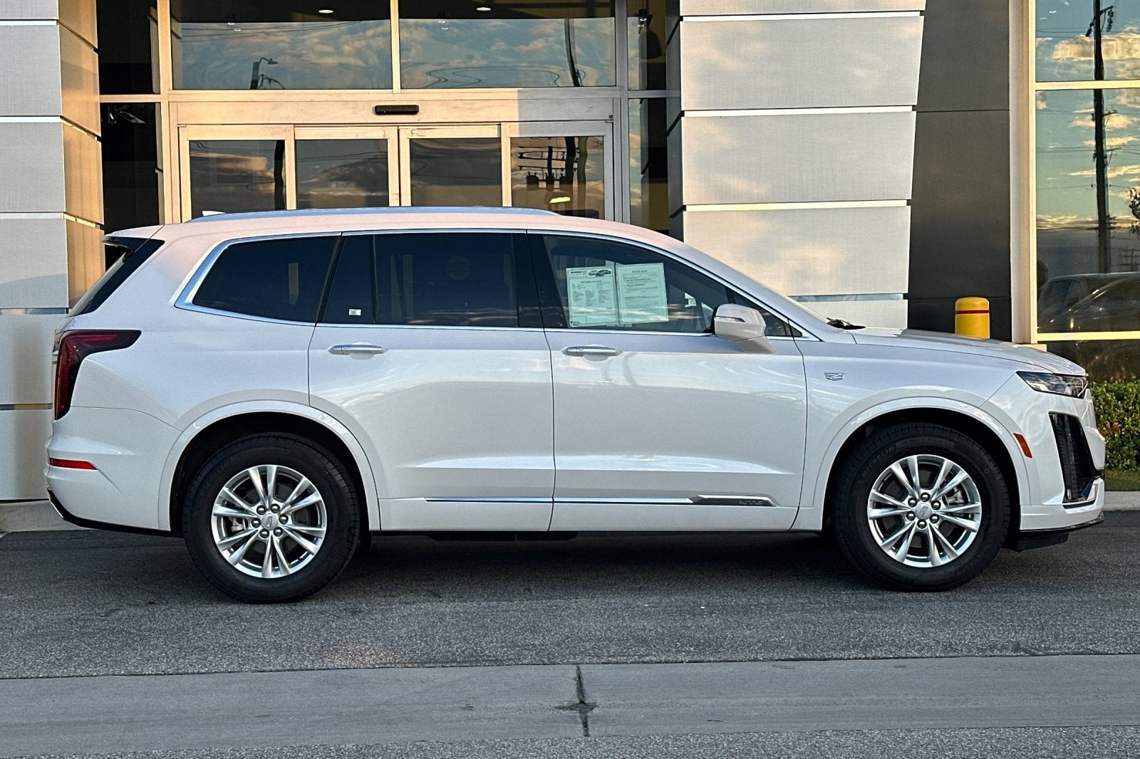 2025 Cadillac XT6 Luxury