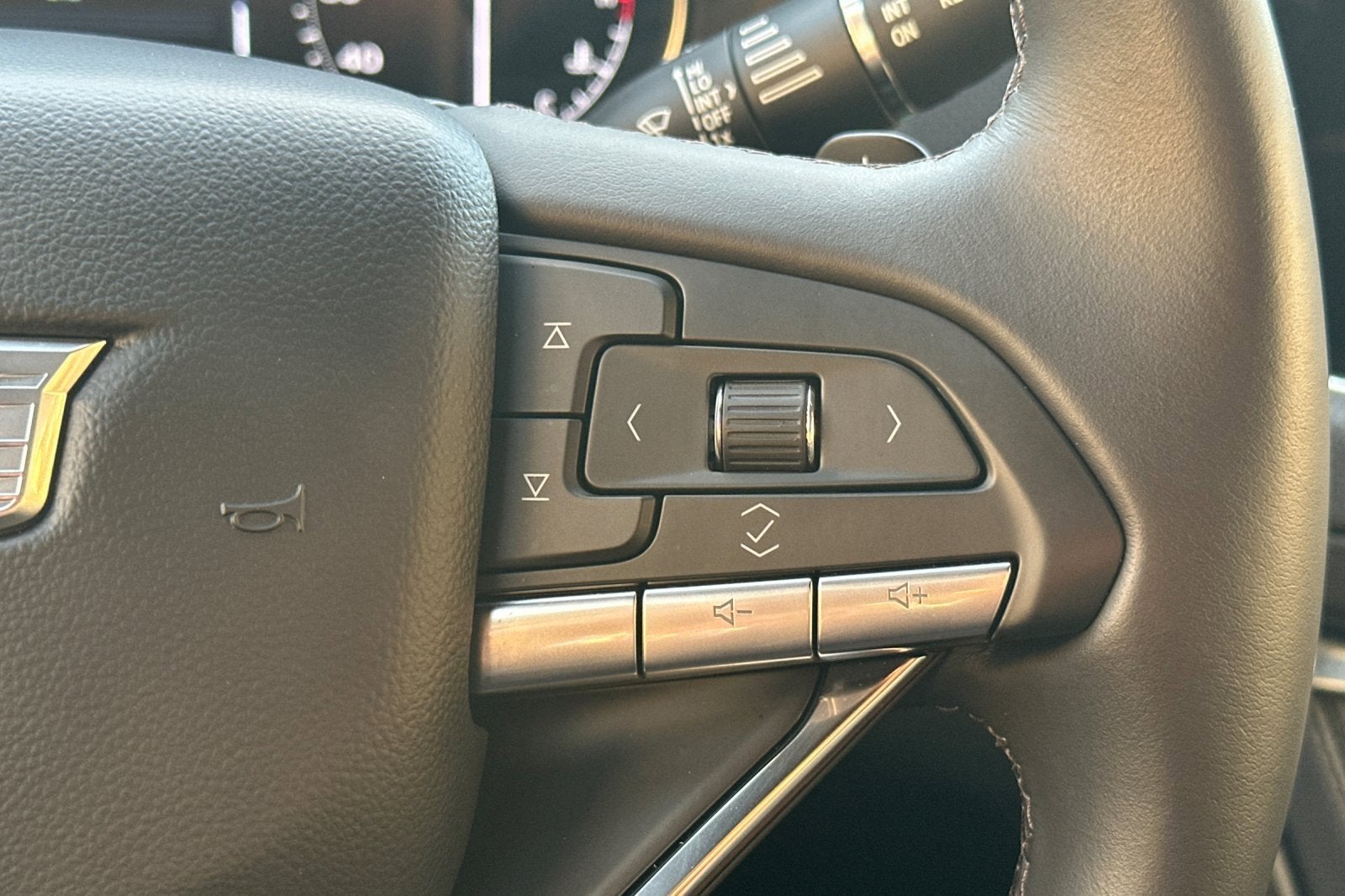 2025 Cadillac XT6 Luxury