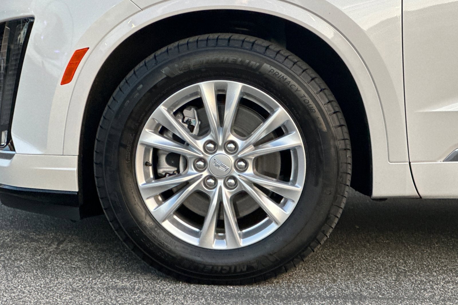 2025 Cadillac XT6 Luxury